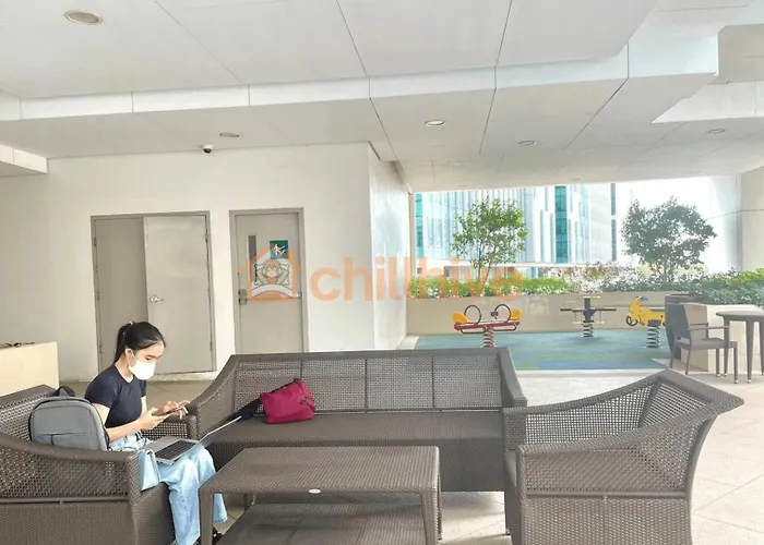 Holiday home Bgc 1br Across Uptown Mall, Hyatt #oursw7b2 *