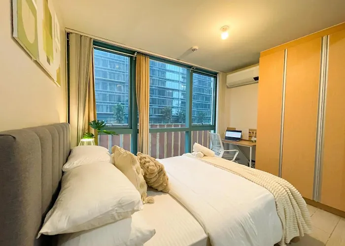 Holiday home Bgc 1br Across Uptown Mall, Hyatt #oursw7b2 *